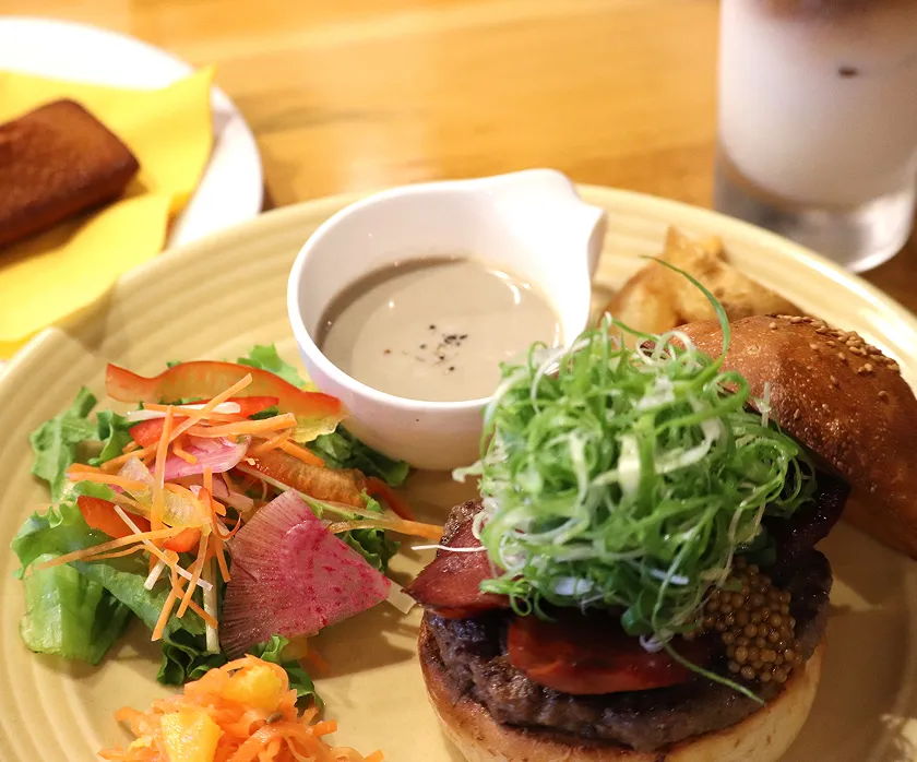 ポリスランチ